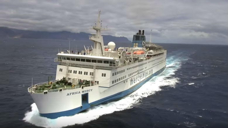 Mercy Ship Arrives in Benin